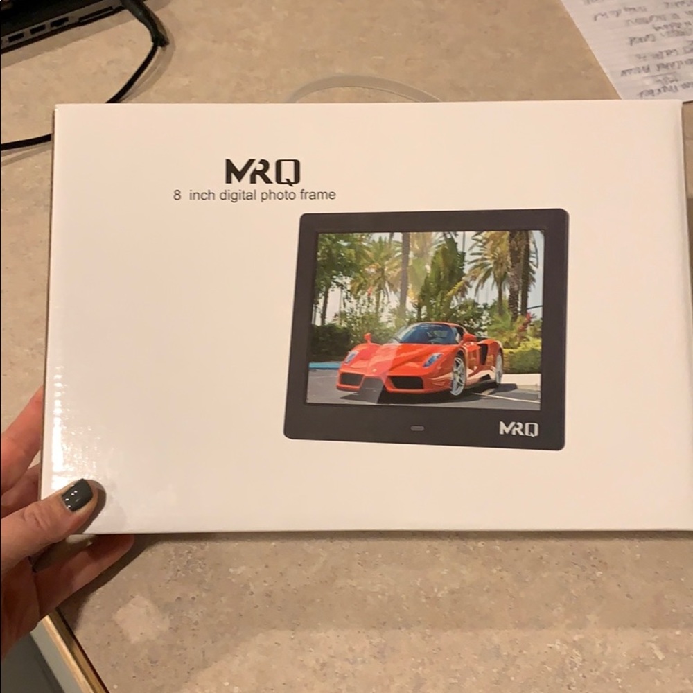 digital photo frame • 8 inch • MRQ